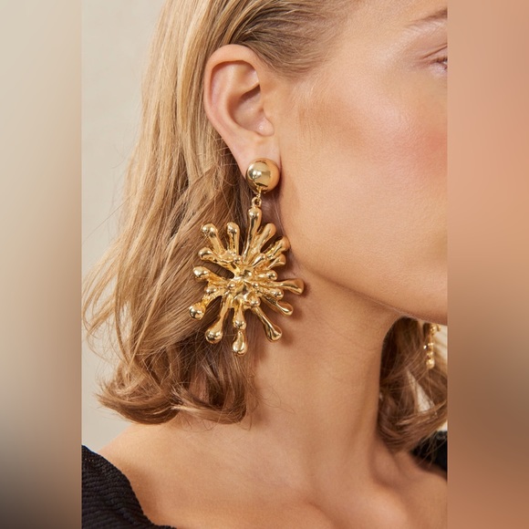 🌺🎉2XHP🎉🌺 NWT Cult Gaia Odeya Gold Statement Earrings - Picture 11 of 16